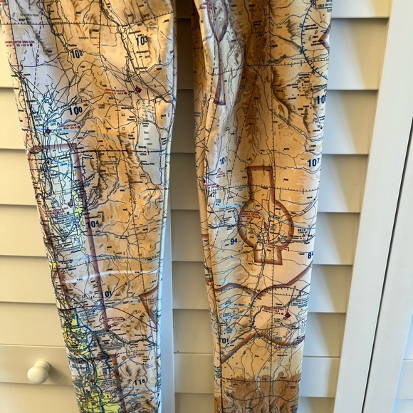 Airspace Leggings - Idaho - Base Turn - Yoga Exercise - Size S. - Picture 4 of 9